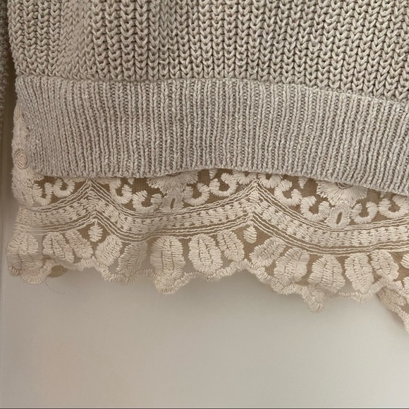 Urban Outfitters Oversized Beige Sweater - Picture 5 of 5